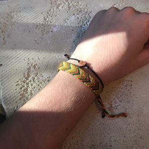 😋Summery Vibe Green/Orange Friendship Bracelet😋